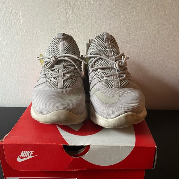 Nike Darwin - Picture 2 of 3